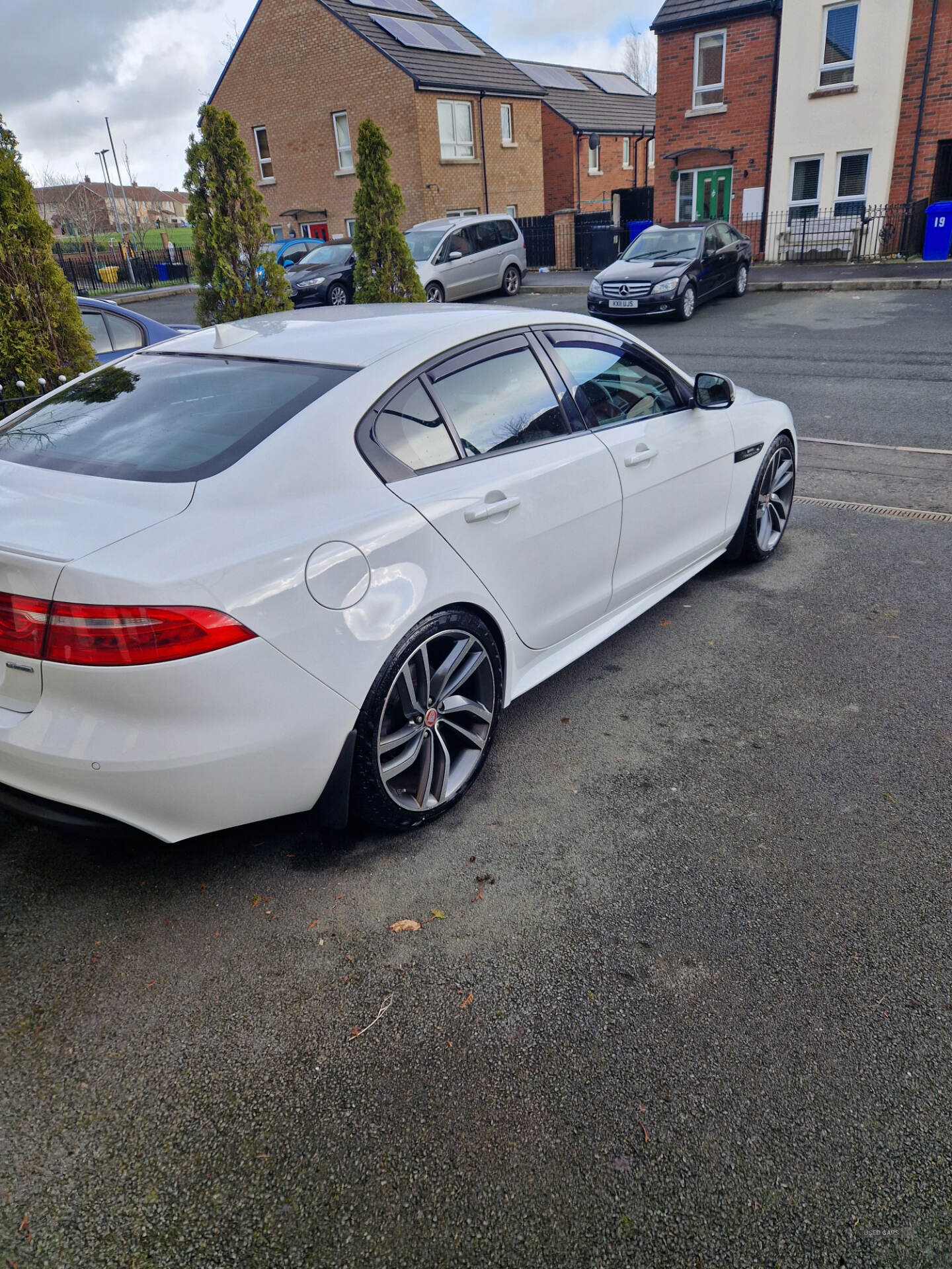 Mar 2016 Jaguar XE 2.0d R-Sport 4dr