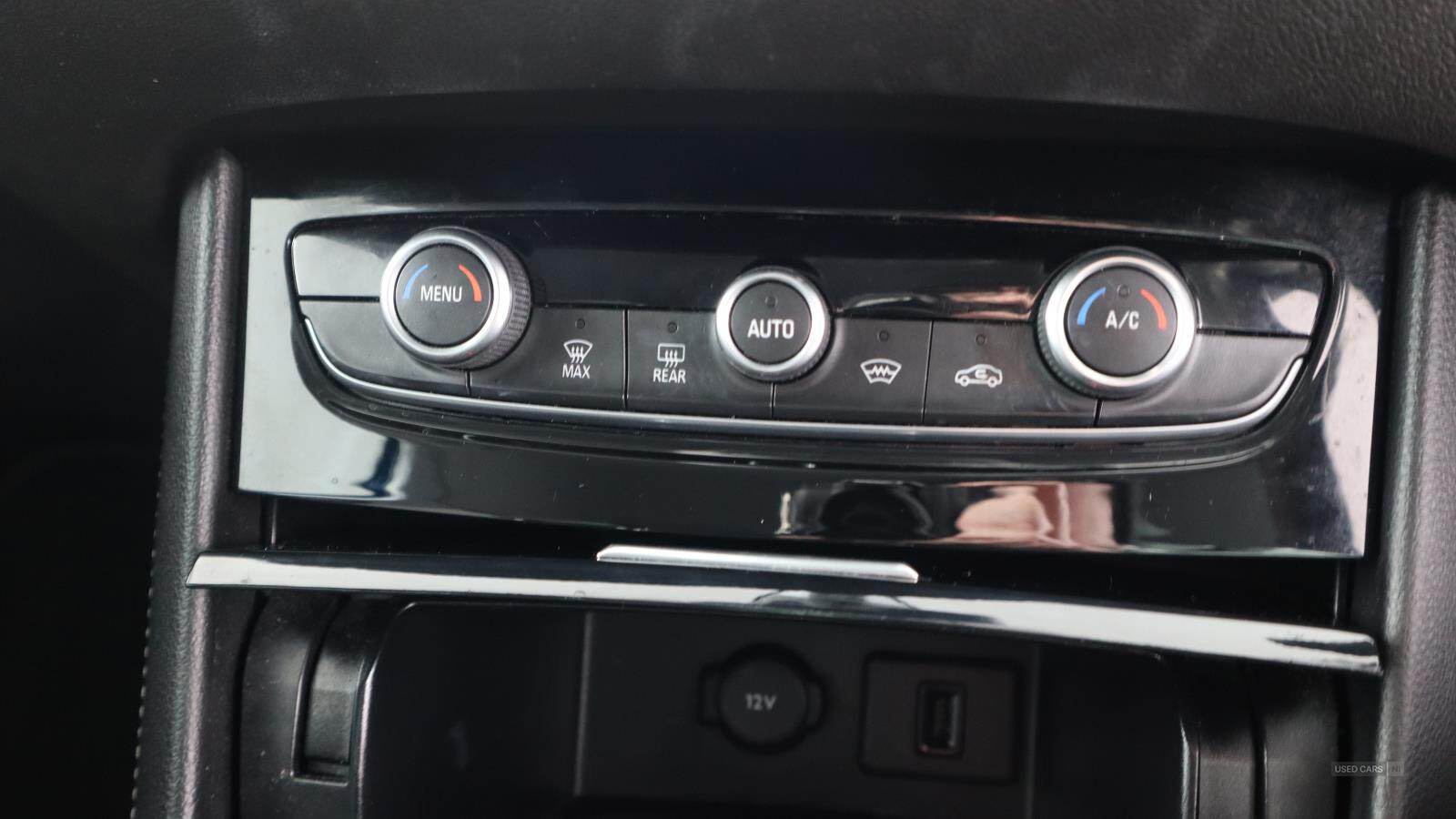 Apr 2019 Vauxhall Grandland X 1.2 Turbo Sport Nav 5dr