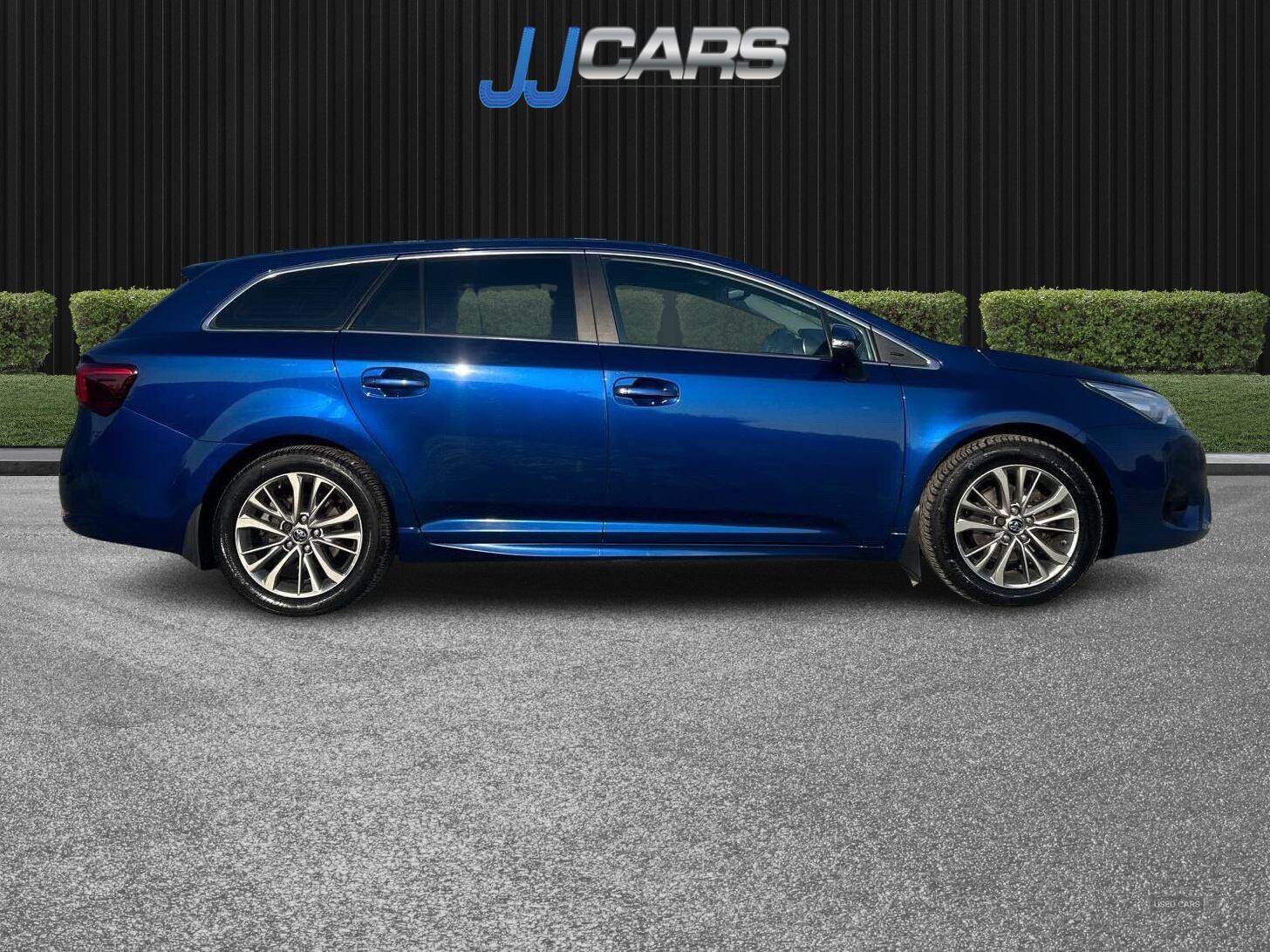 Sep 2016 Toyota Avensis 1.6D Business Edition 5dr