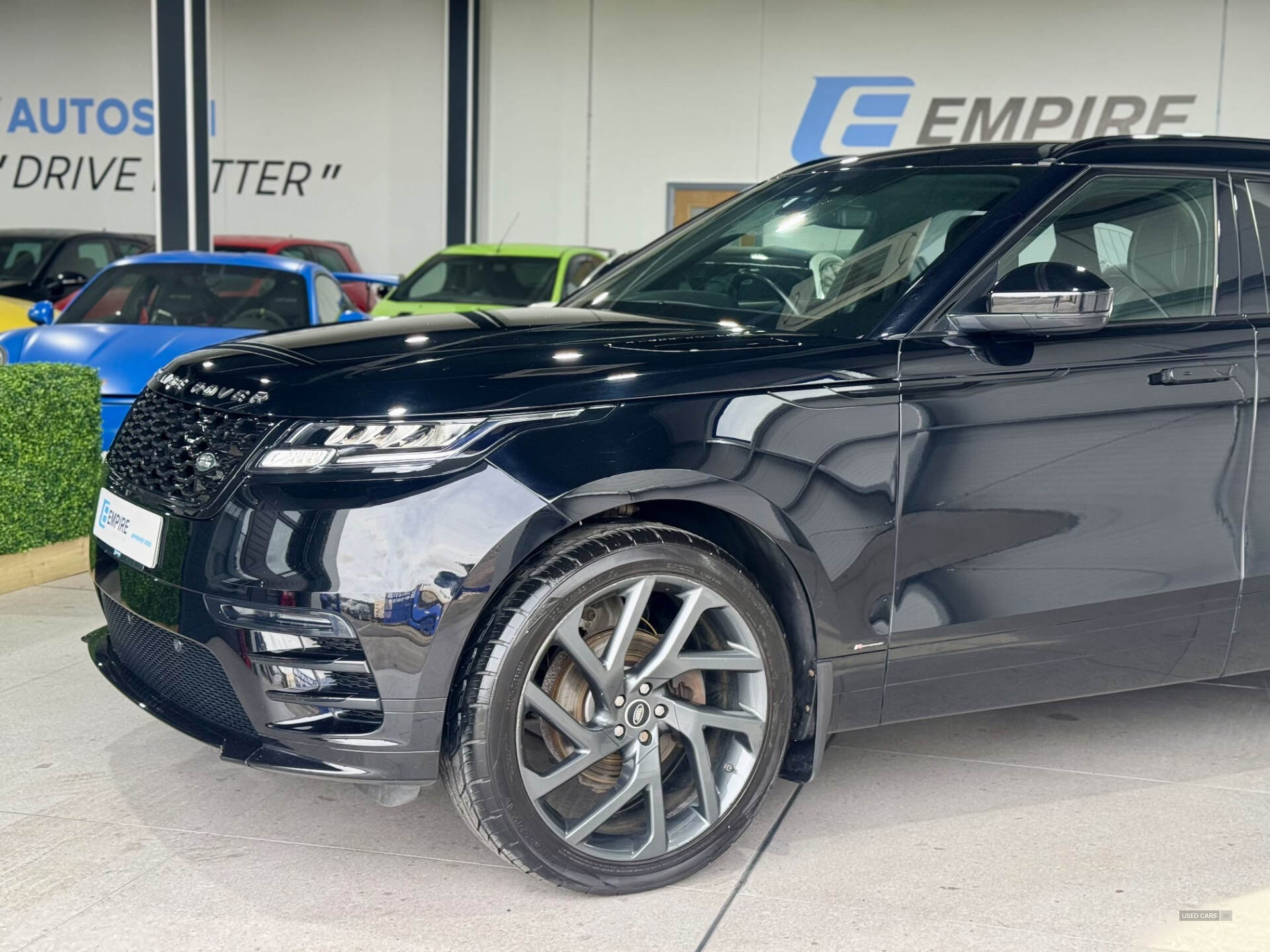 Dec 2019 Land Rover Range Rover Velar 2.0 D180 R-Dynamic 5dr Auto