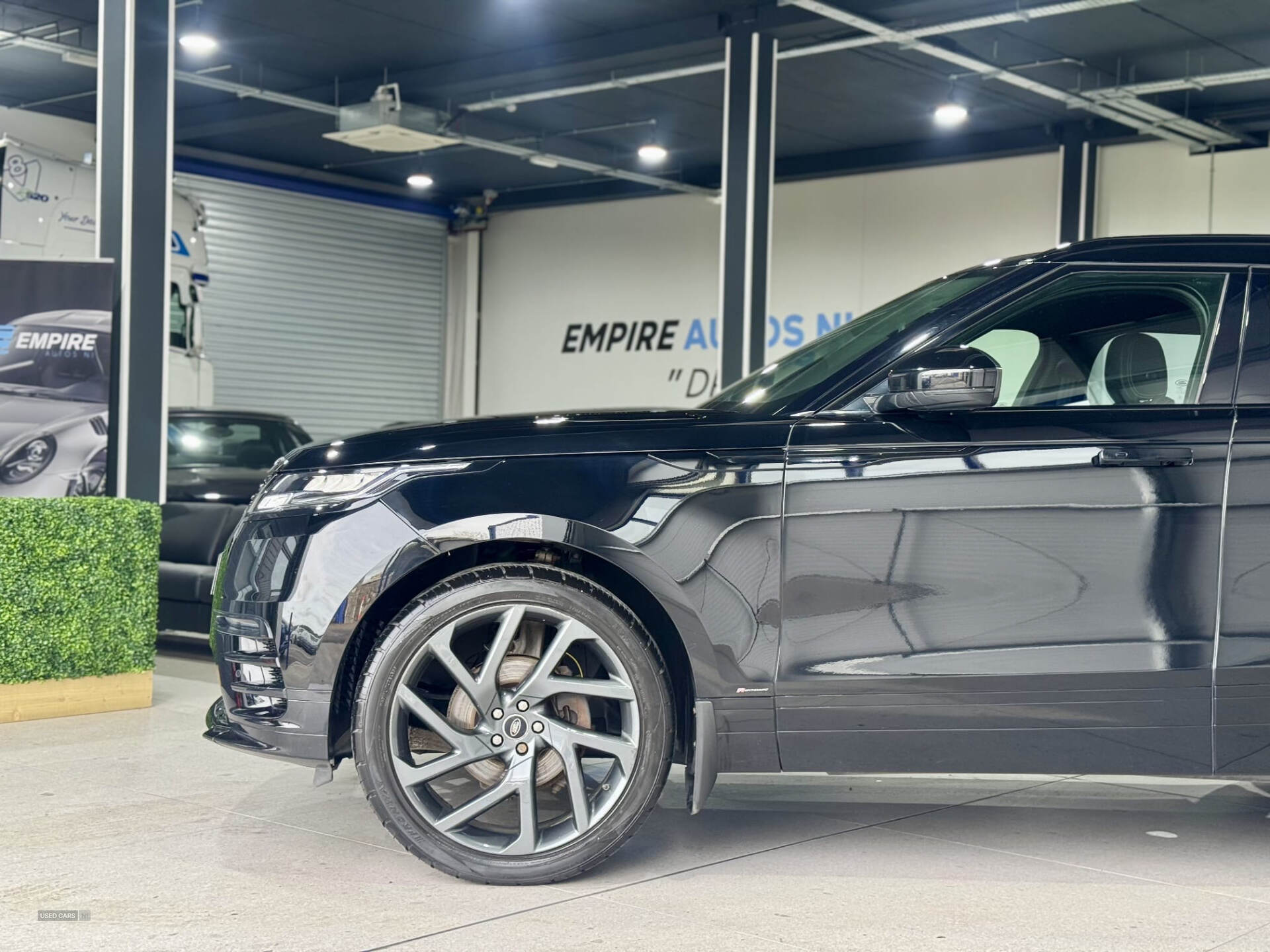 Dec 2019 Land Rover Range Rover Velar 2.0 D180 R-Dynamic 5dr Auto