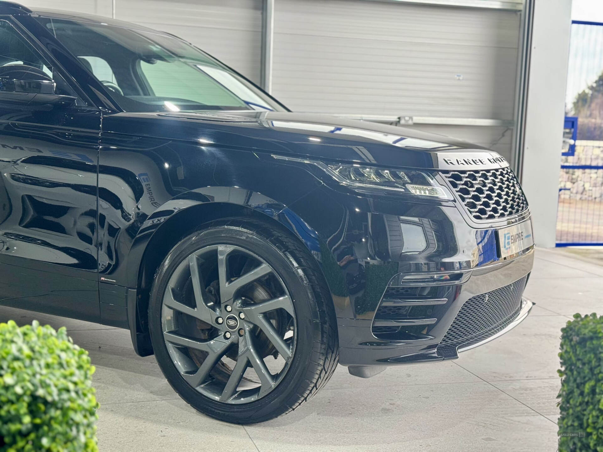 Dec 2019 Land Rover Range Rover Velar 2.0 D180 R-Dynamic 5dr Auto