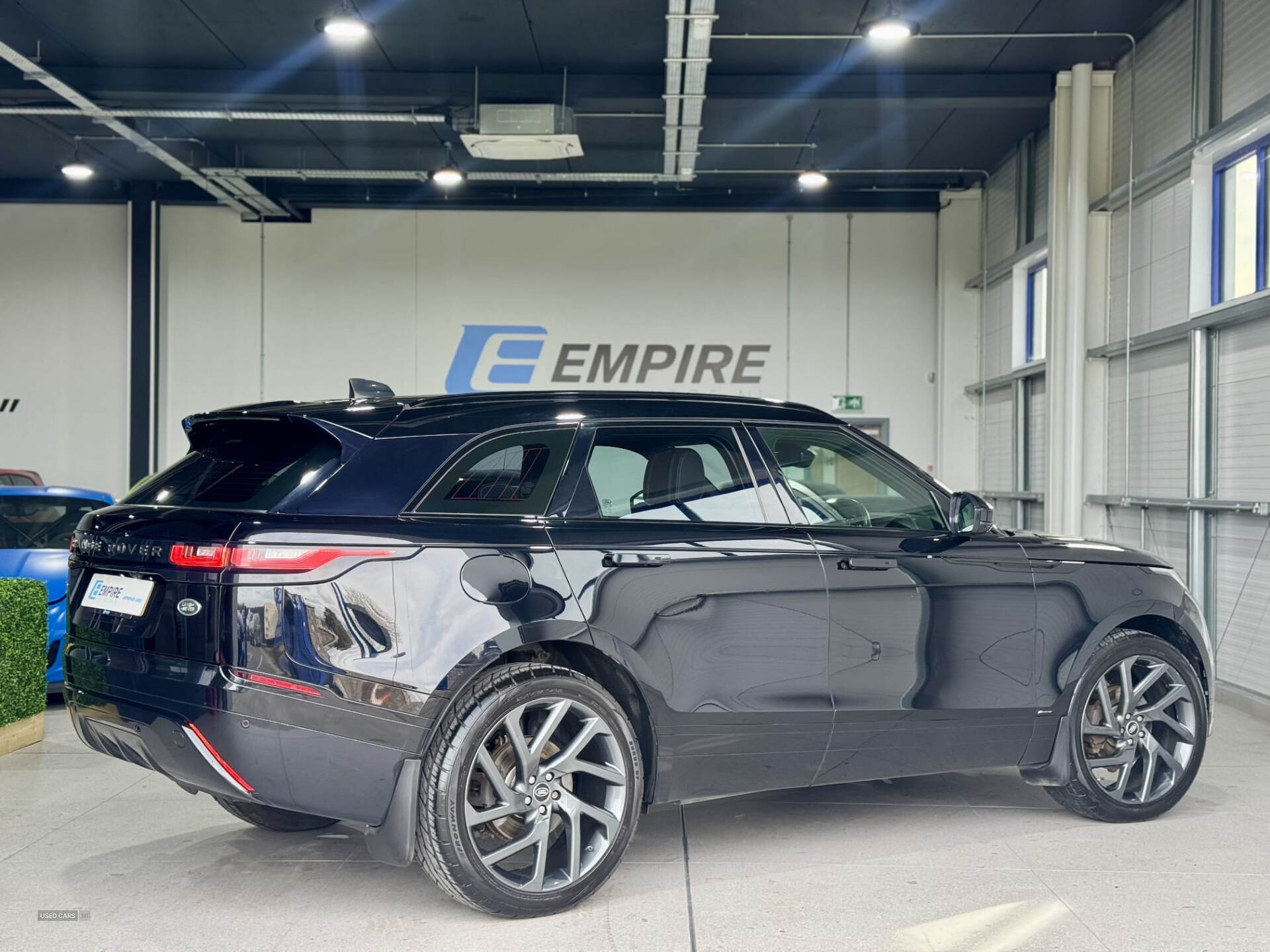 Dec 2019 Land Rover Range Rover Velar 2.0 D180 R-Dynamic 5dr Auto