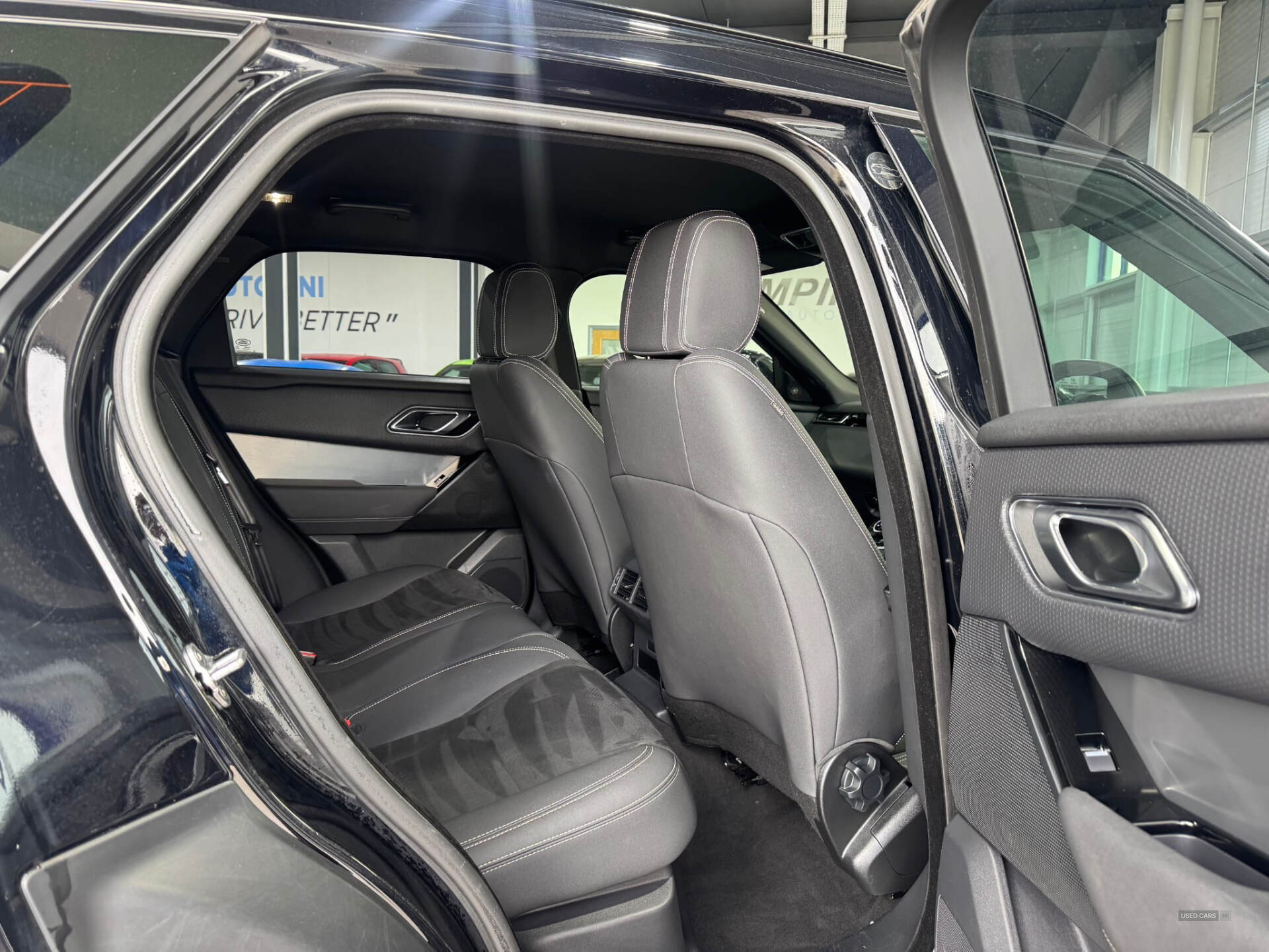 Dec 2019 Land Rover Range Rover Velar 2.0 D180 R-Dynamic 5dr Auto