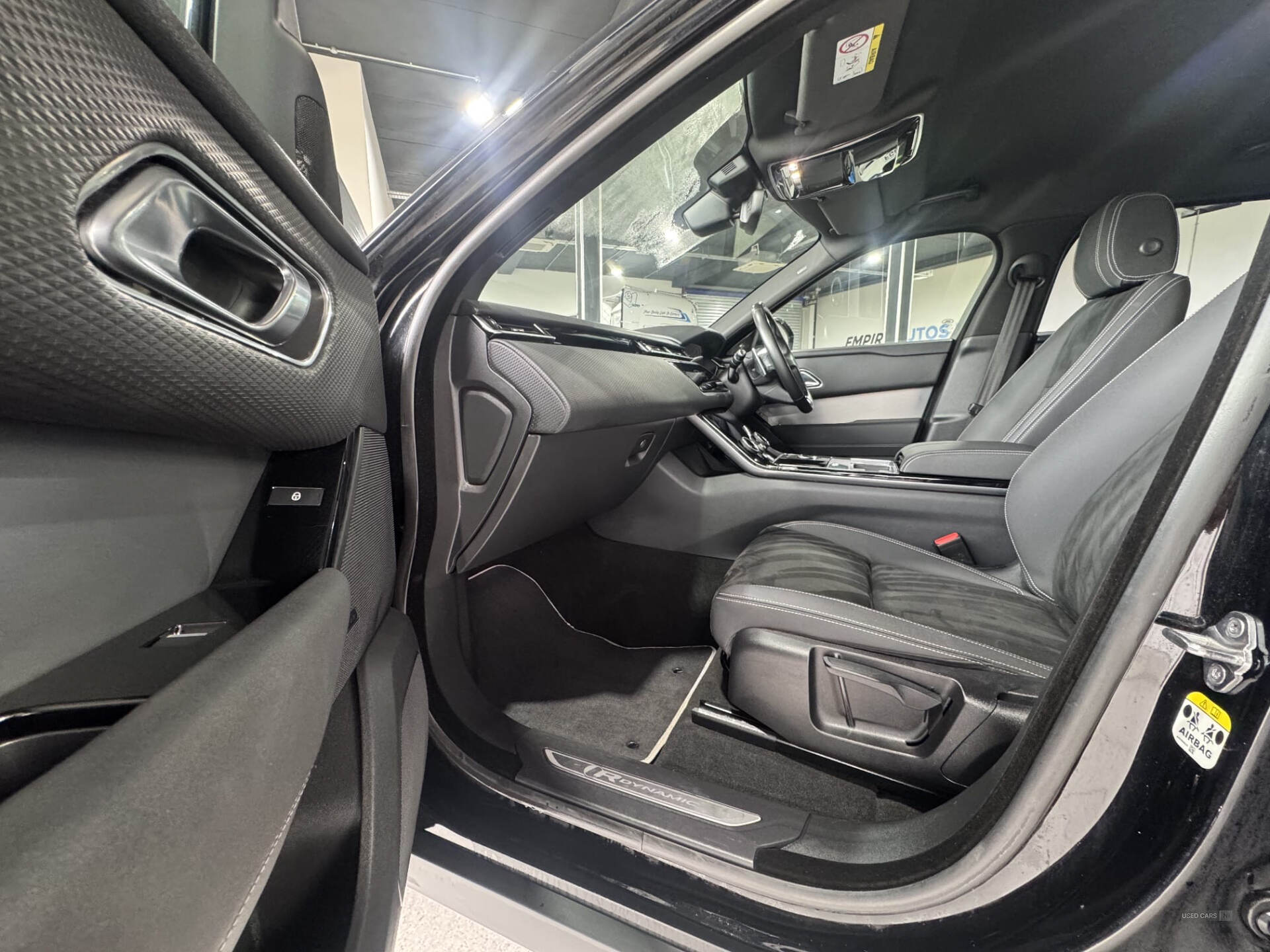 Dec 2019 Land Rover Range Rover Velar 2.0 D180 R-Dynamic 5dr Auto