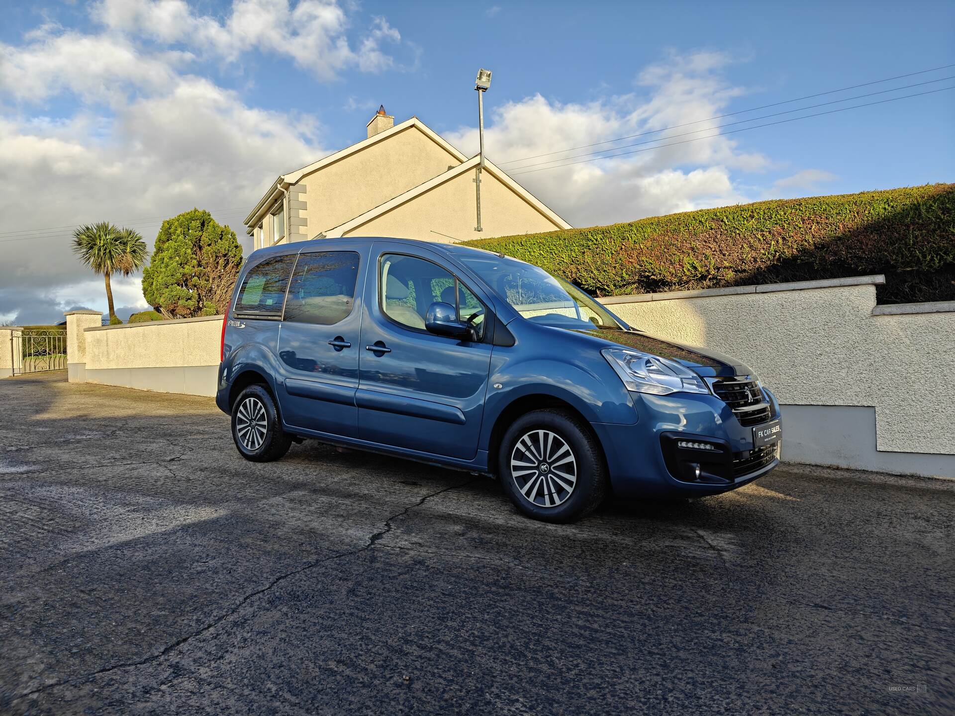 May 2018 Peugeot Horizon Wheel chair accessible
