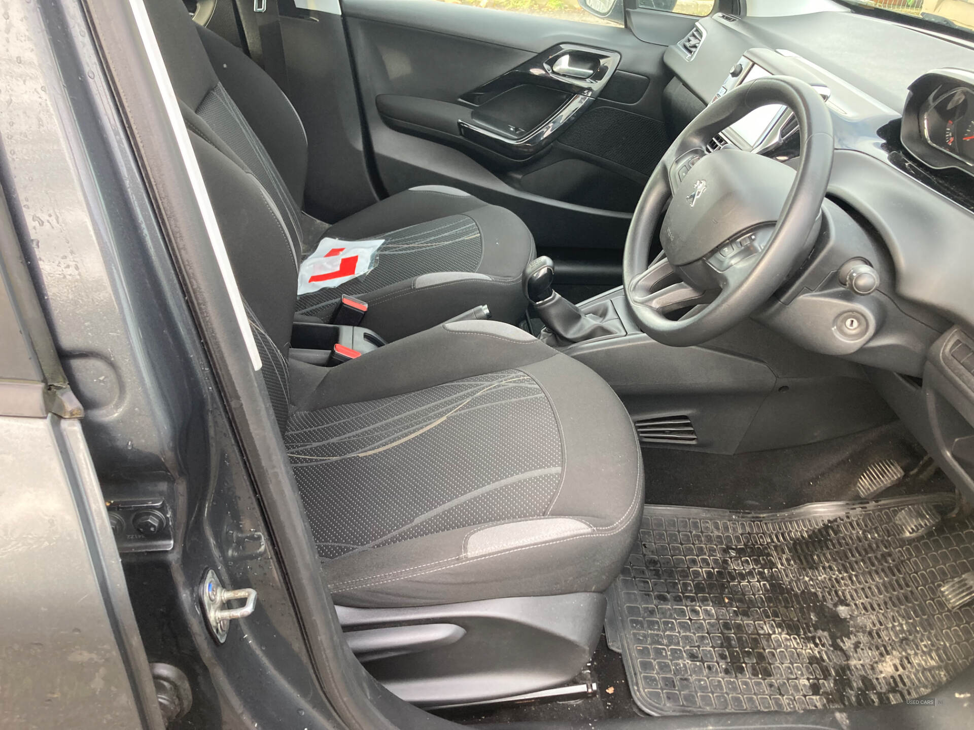 Jan 2013 Peugeot 208 1.2 VTi Active 5dr
