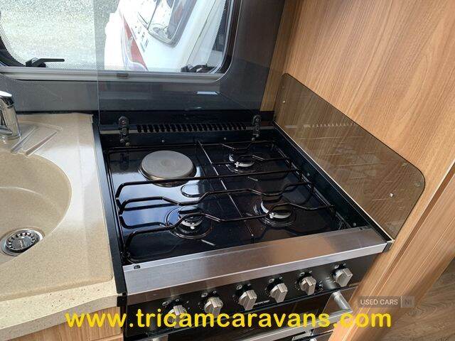  2014 Swift Challenger SE 570/4, Fixed Bed