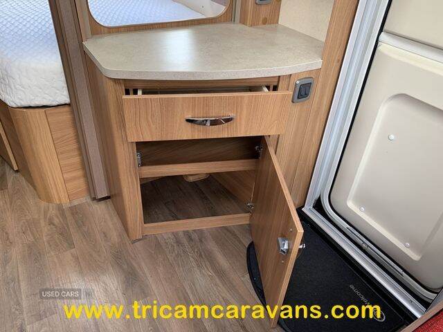  2014 Swift Challenger SE 570/4, Fixed Bed