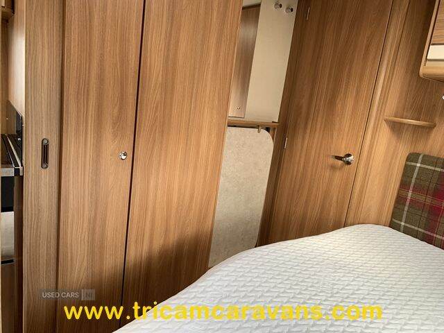  2014 Swift Challenger SE 570/4, Fixed Bed