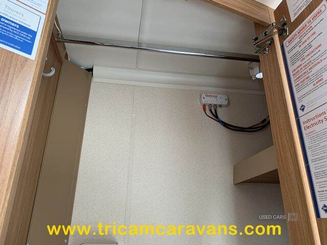  2014 Swift Challenger SE 570/4, Fixed Bed