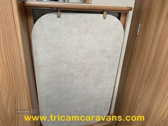  2014 Swift Challenger SE 570/4, Fixed Bed