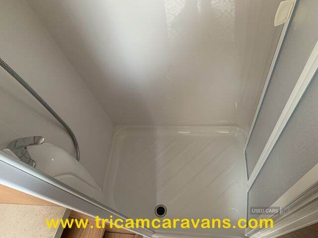  2014 Swift Challenger SE 570/4, Fixed Bed