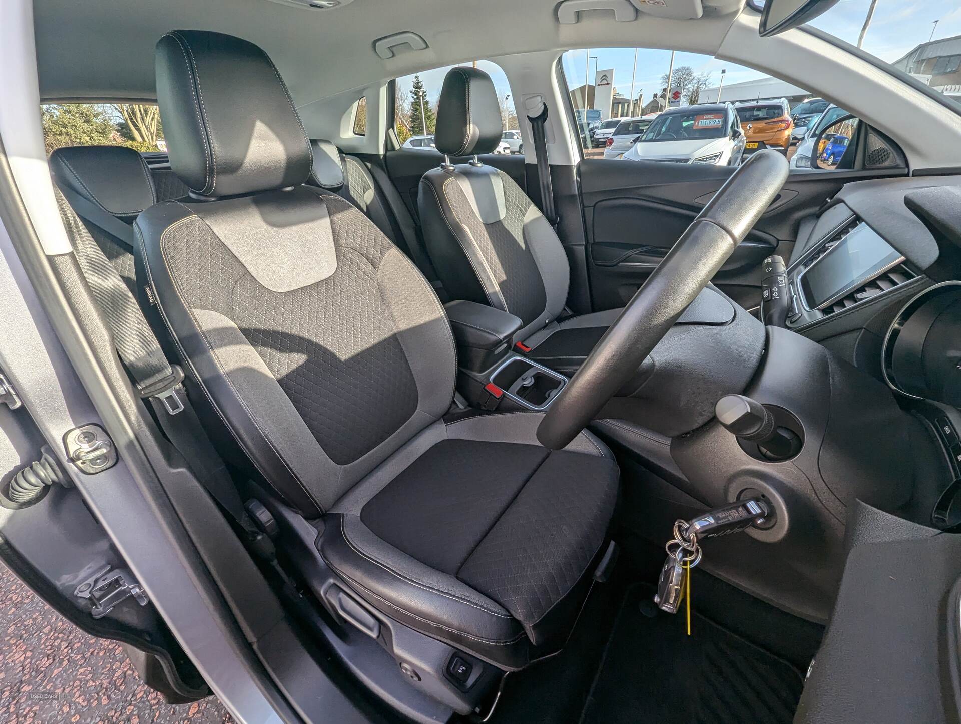 Jan 2020 Vauxhall Grandland X 1.2 Turbo Sport Nav 5dr