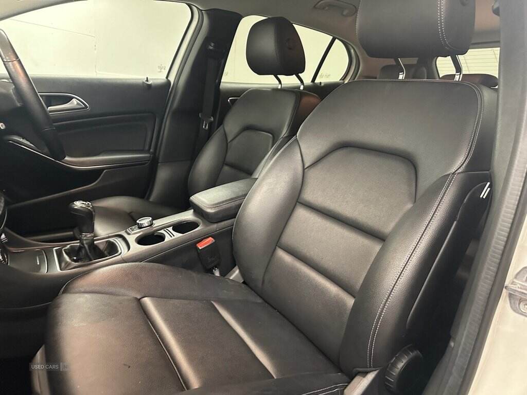  2018 Mercedes-Benz 180 1.6 GLA200 SE SUV 5dr Petrol Manual Euro 6 (s/s) (156 ps) Bluetooth