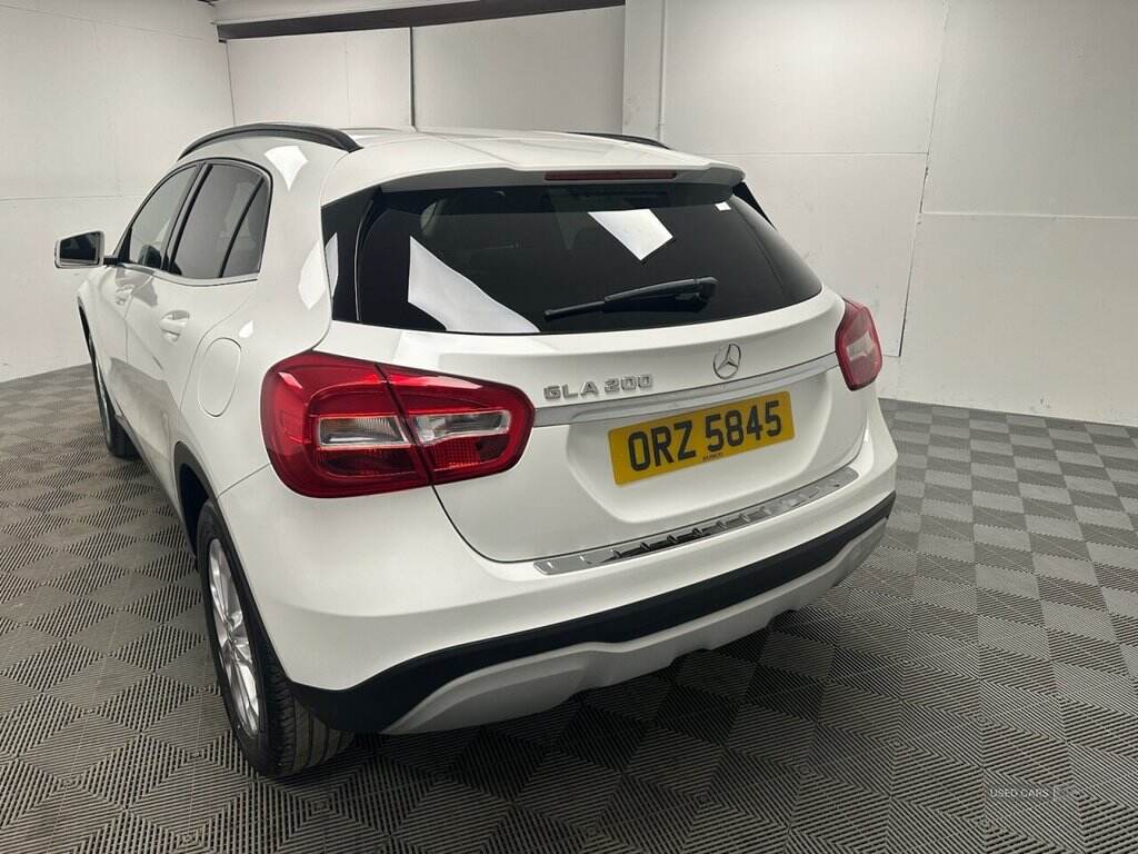  2018 Mercedes-Benz 180 1.6 GLA200 SE SUV 5dr Petrol Manual Euro 6 (s/s) (156 ps) Bluetooth