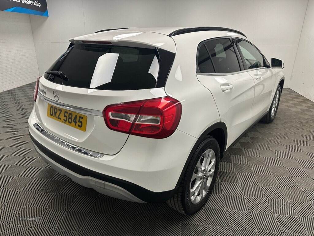  2018 Mercedes-Benz 180 1.6 GLA200 SE SUV 5dr Petrol Manual Euro 6 (s/s) (156 ps) Bluetooth