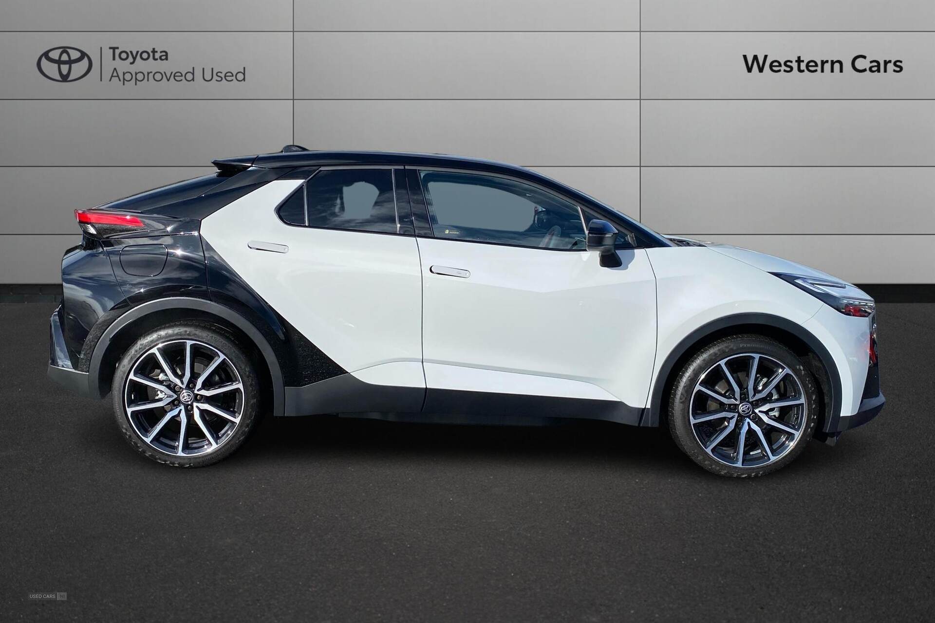 Sep 2024 Toyota C-HR 2.0 PHEV GR Sport 5dr CVT