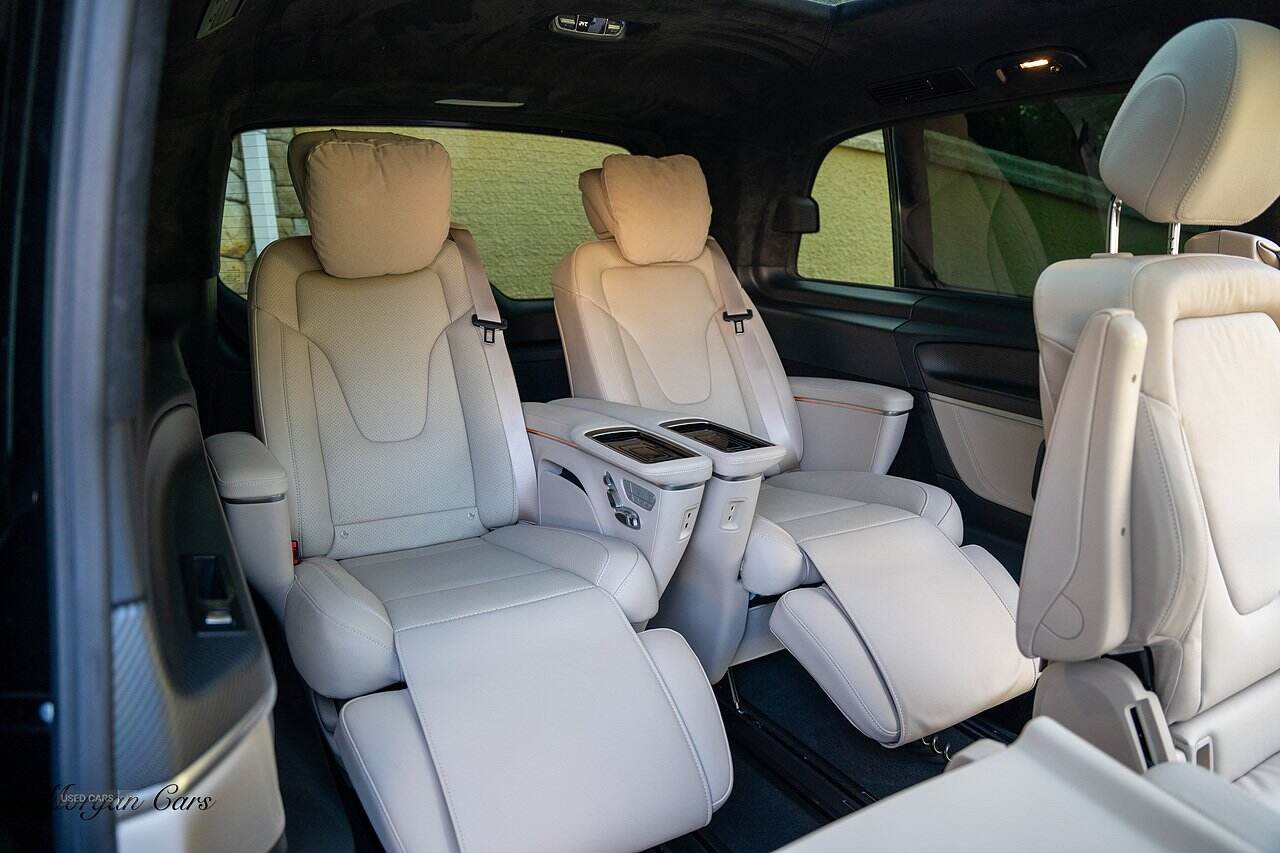 Sep 2023 Mercedes-Benz V Class V300 d AMG Line 5dr 9G-Tronic [Extra Long]