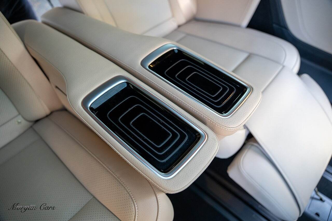 Sep 2023 Mercedes-Benz V Class V300 d AMG Line 5dr 9G-Tronic [Extra Long]
