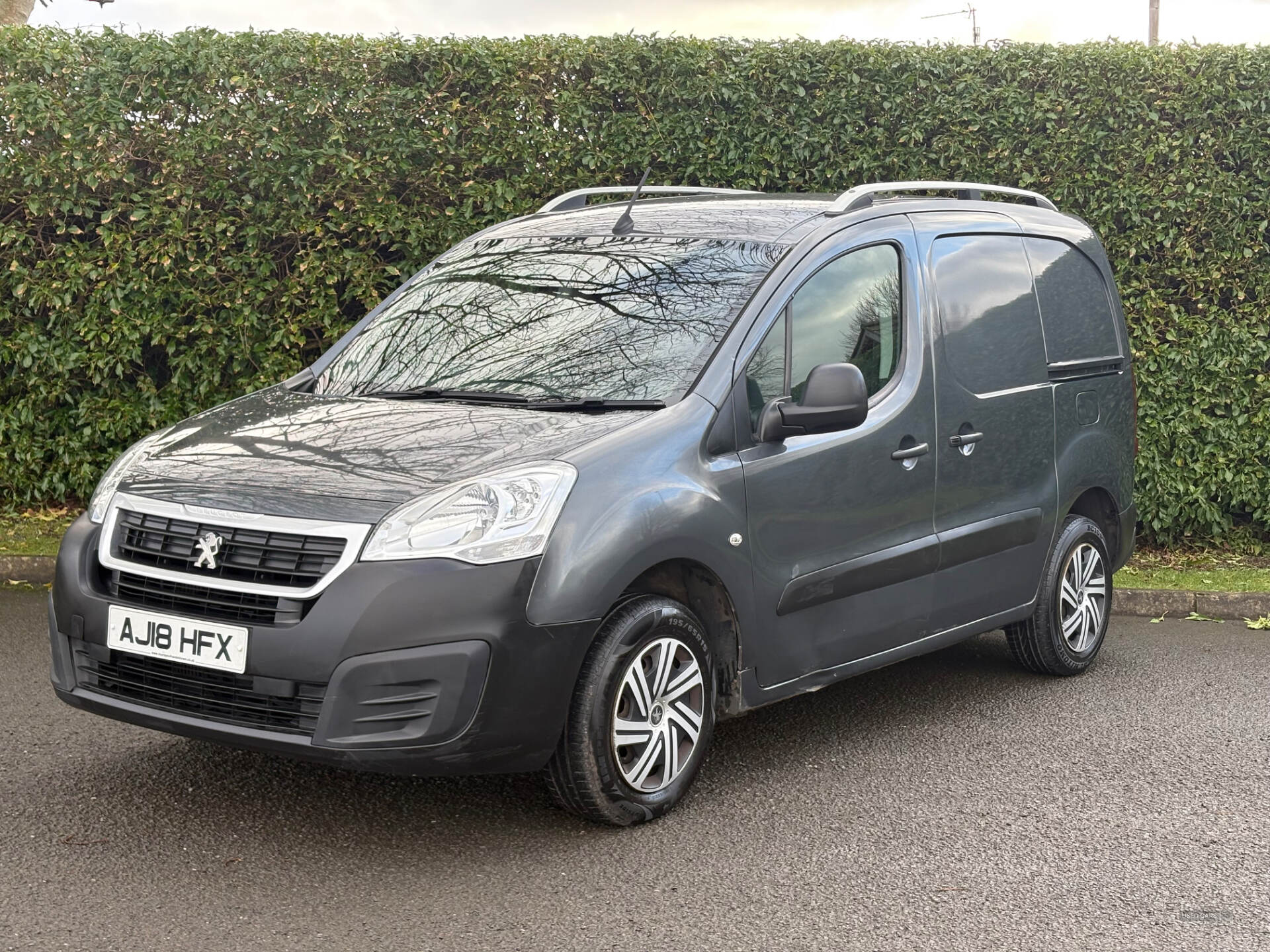 Aug 2018 Peugeot Partner 850 1.6 BlueHDi 100 Professional Van [non SS]