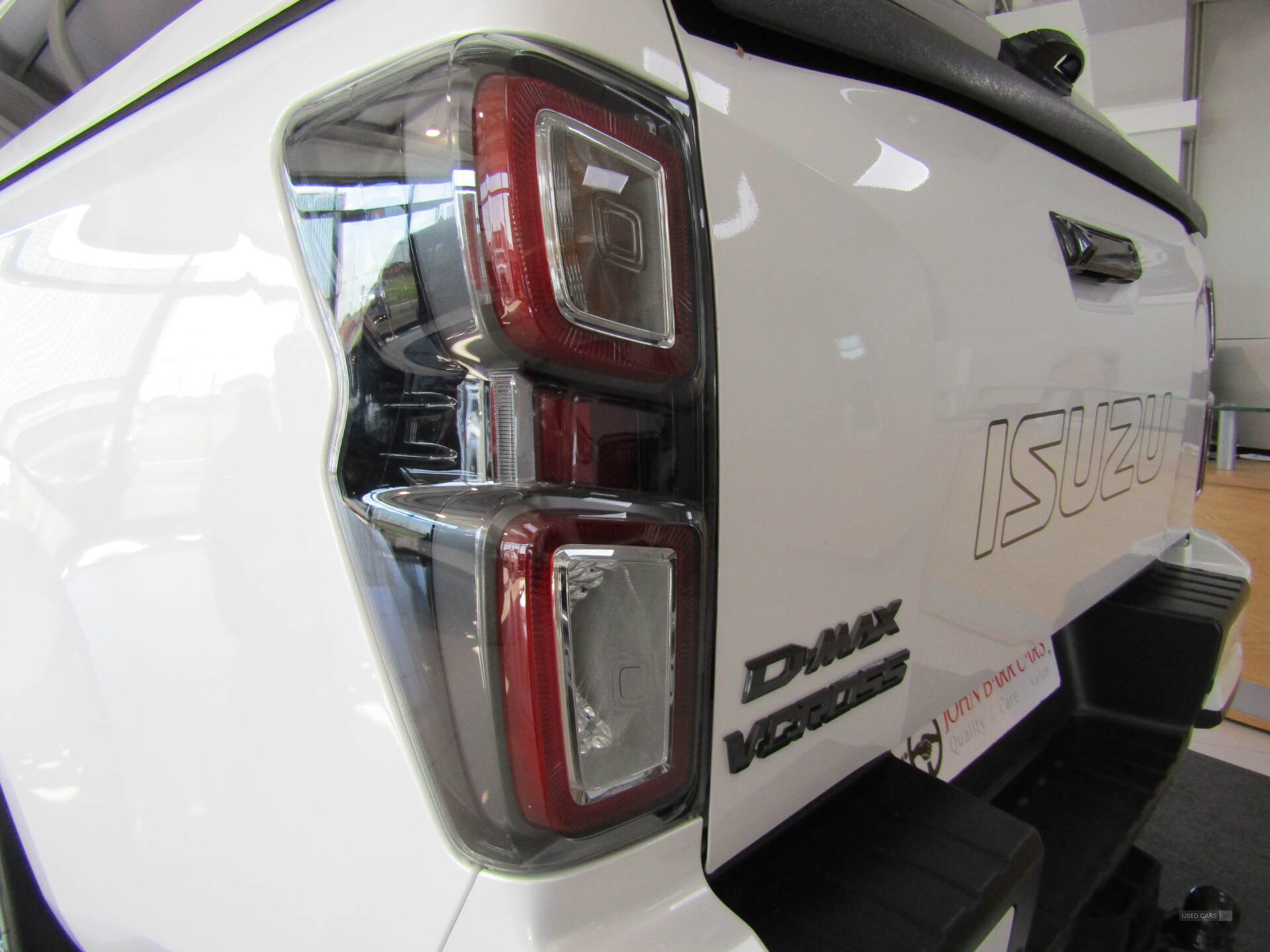 Dec 2024 Isuzu D-Max 1.9 V-Cross Double Cab 4x4