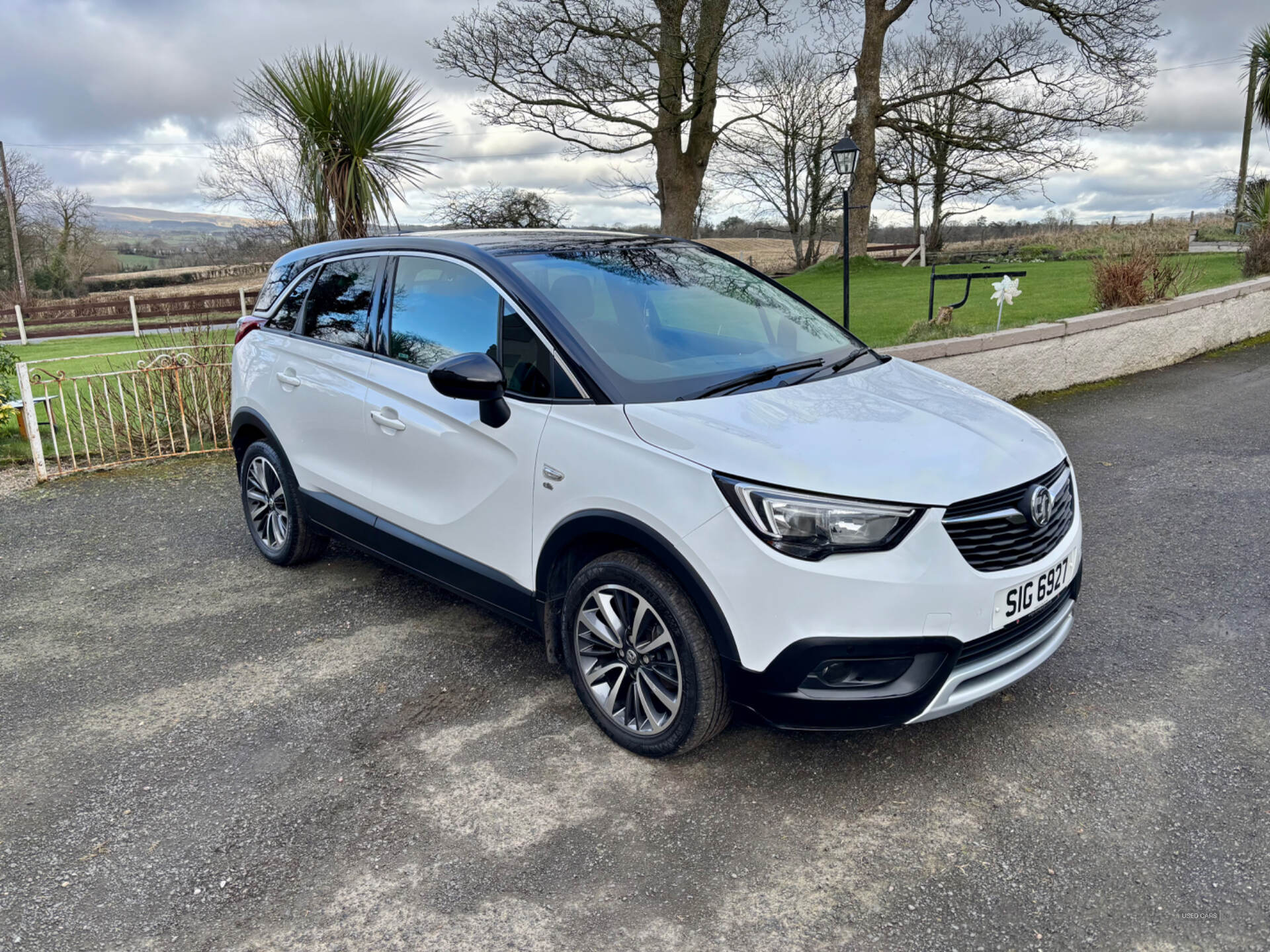Jun 2017 Vauxhall Crossland X 1.2T ecoTec [110] Elite 5dr [Start Stop]