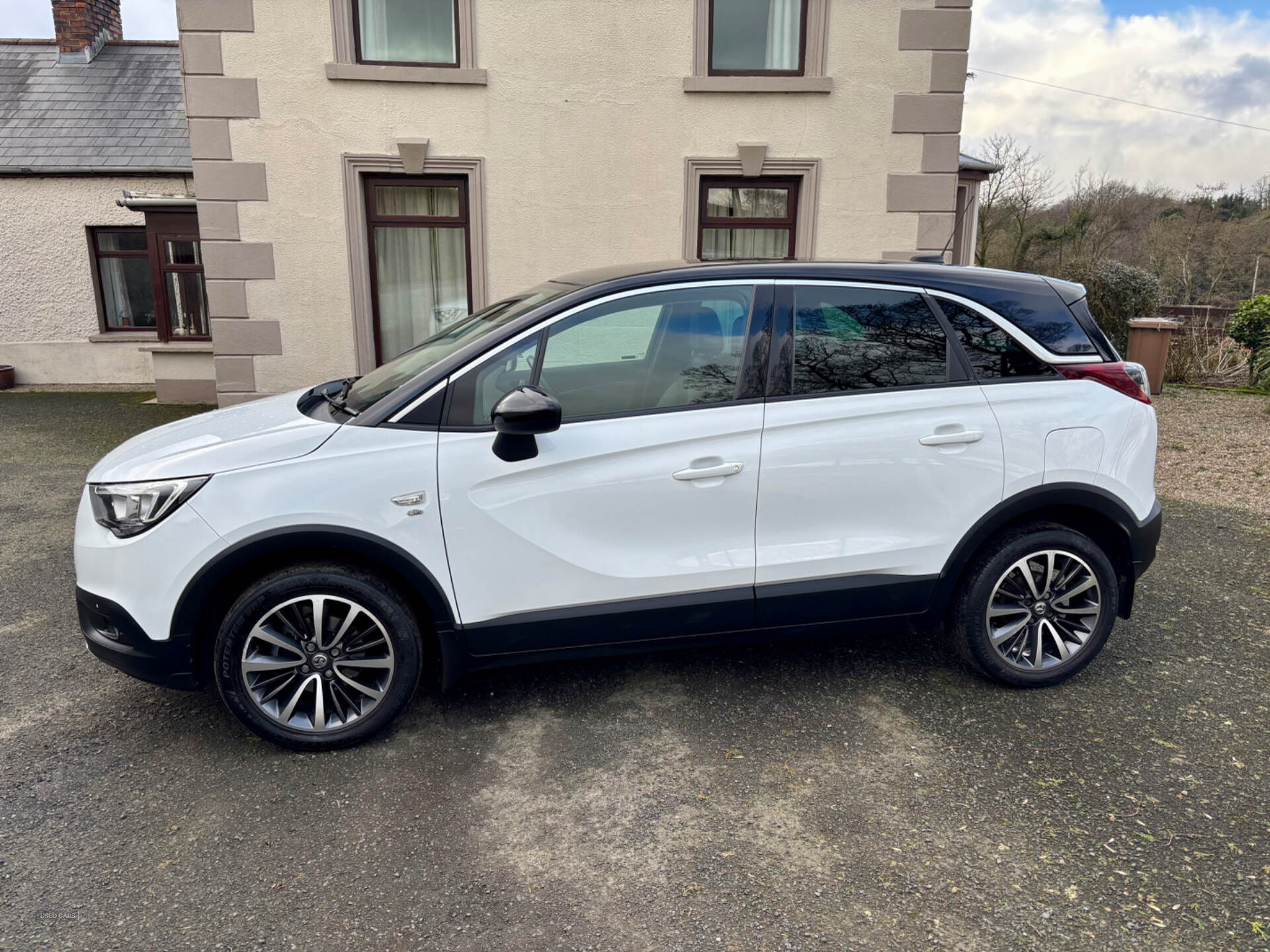 Jun 2017 Vauxhall Crossland X 1.2T ecoTec [110] Elite 5dr [Start Stop]