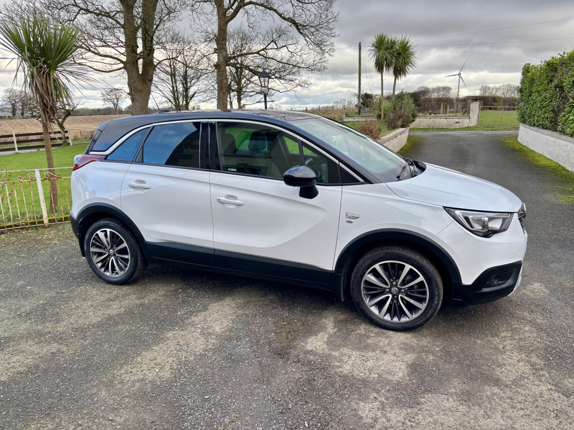 Jun 2017 Vauxhall Crossland X 1.2T ecoTec [110] Elite 5dr [Start Stop]