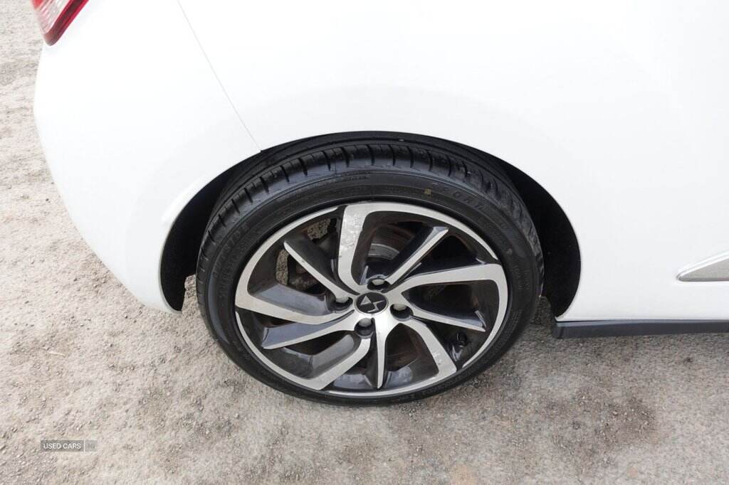 Jul 2016 DS AUTOMOBILES 1.6 BlueHDi 120 Prestige 3dr