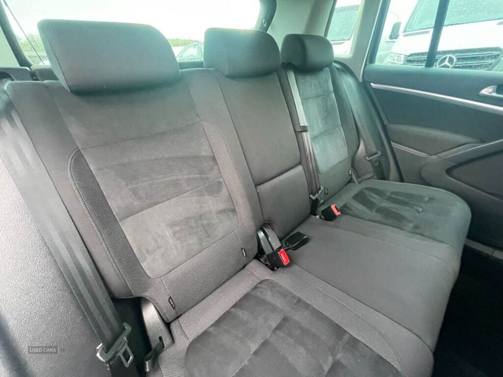 Jan 2014 Volkswagen Tiguan 2.0 TDi BlueMotion Tech Match 5dr [2WD]
