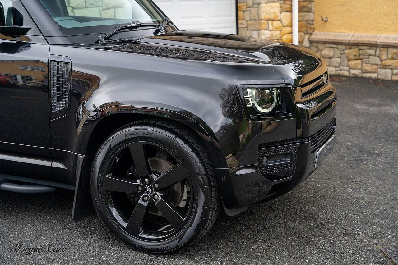 Dec 2023 Land Rover Defender 3.0 D250 X-Dynamic HSE 110 5dr Auto