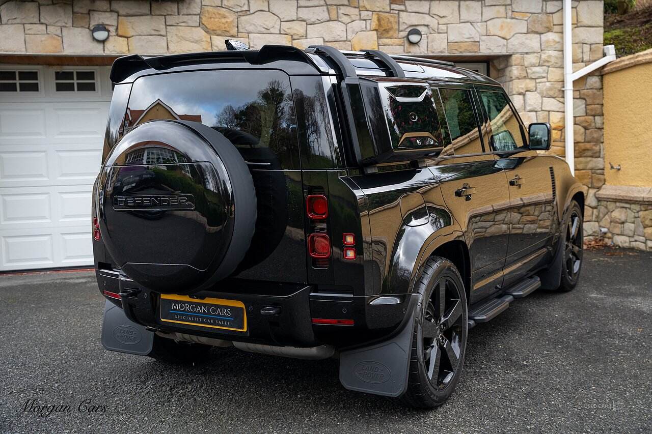 Dec 2023 Land Rover Defender 3.0 D250 X-Dynamic HSE 110 5dr Auto
