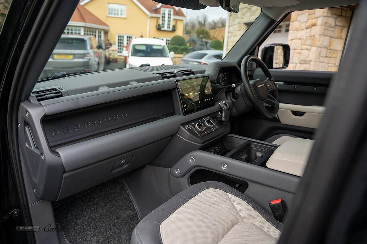 Dec 2023 Land Rover Defender 3.0 D250 X-Dynamic HSE 110 5dr Auto