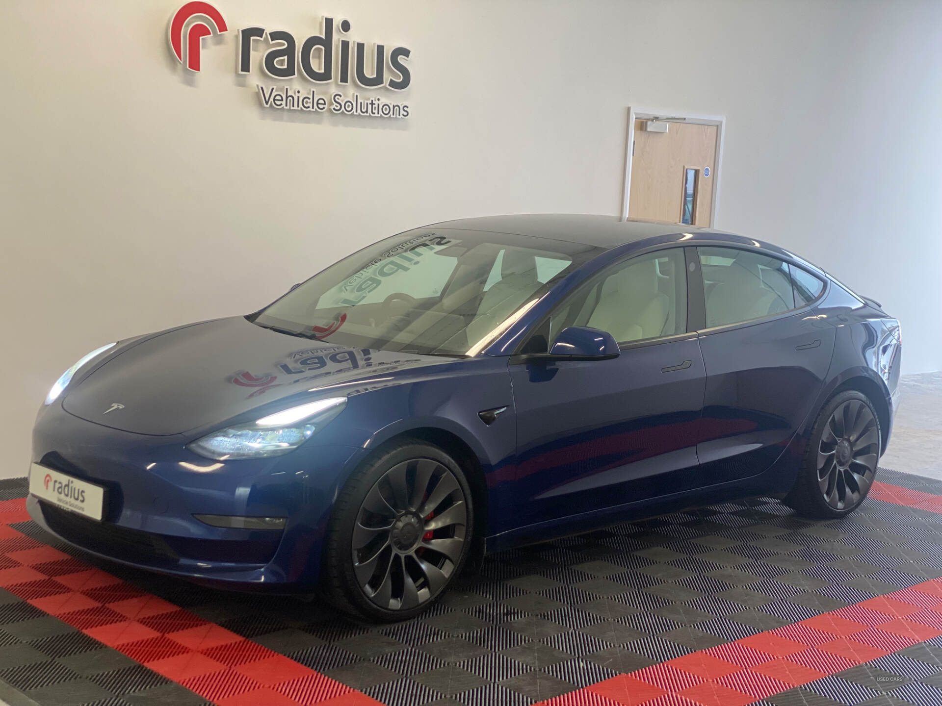 Dec 2020 TESLA Model 3 Performance AWD 4dr [Performance Upgrade] Auto