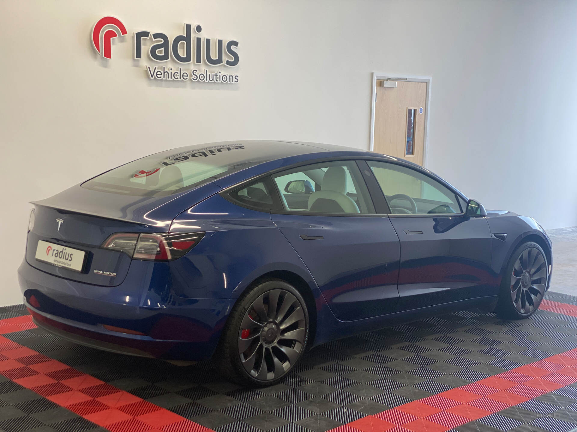 Dec 2020 TESLA Model 3 Performance AWD 4dr [Performance Upgrade] Auto