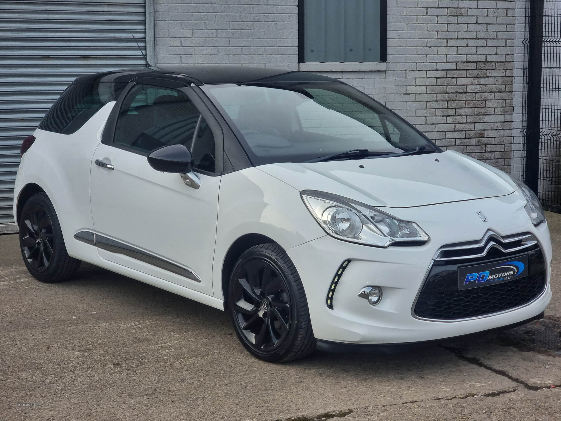Jul 2015 Citroen DS3 1.6 e-HDi Airdream DStyle Plus 3dr