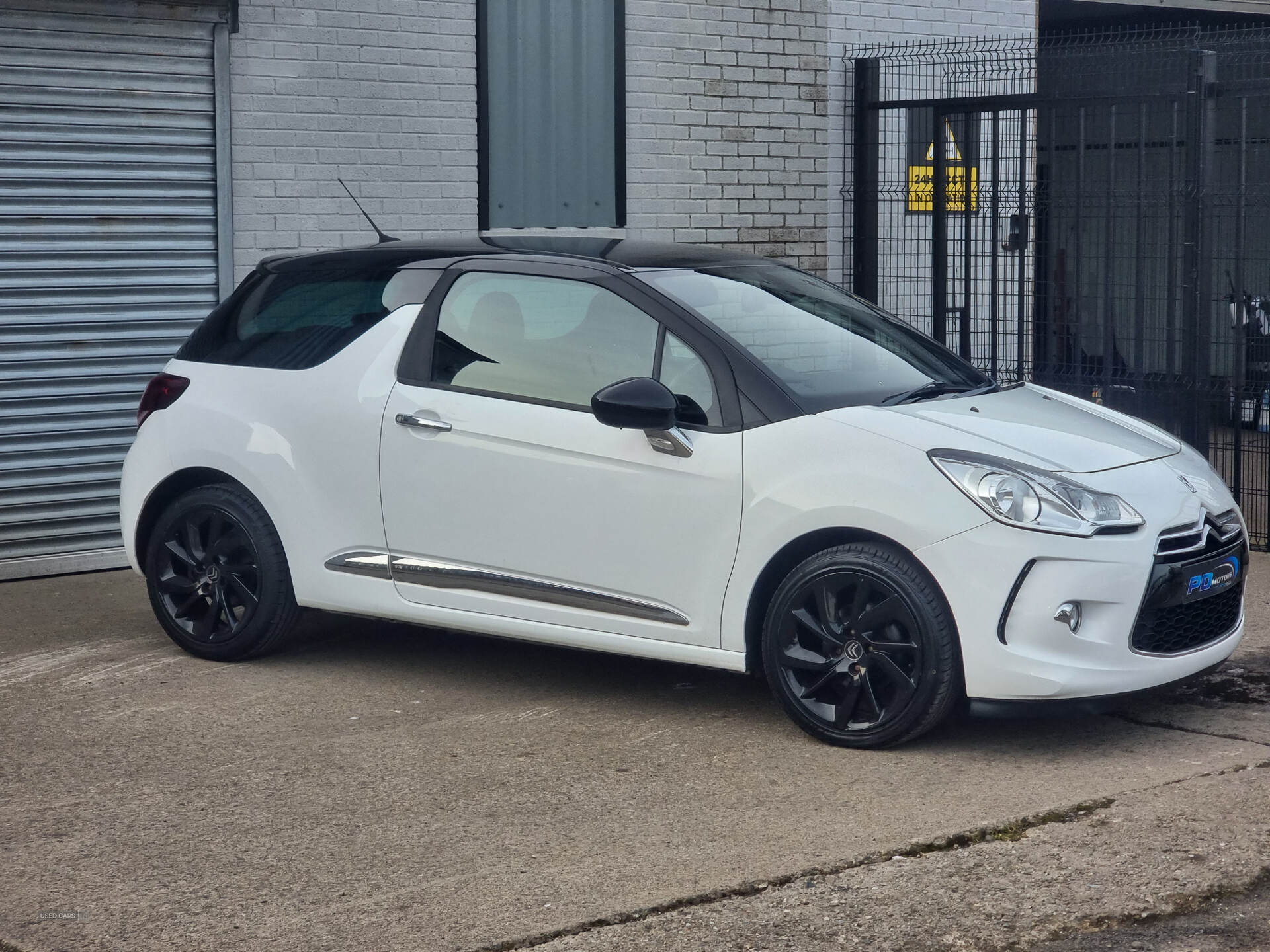 Jul 2015 Citroen DS3 1.6 e-HDi Airdream DStyle Plus 3dr