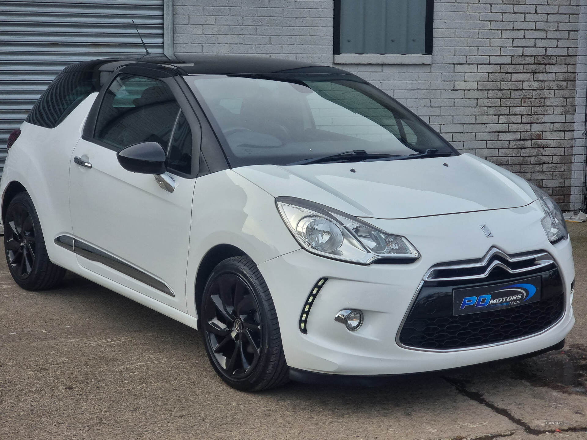 Jul 2015 Citroen DS3 1.6 e-HDi Airdream DStyle Plus 3dr