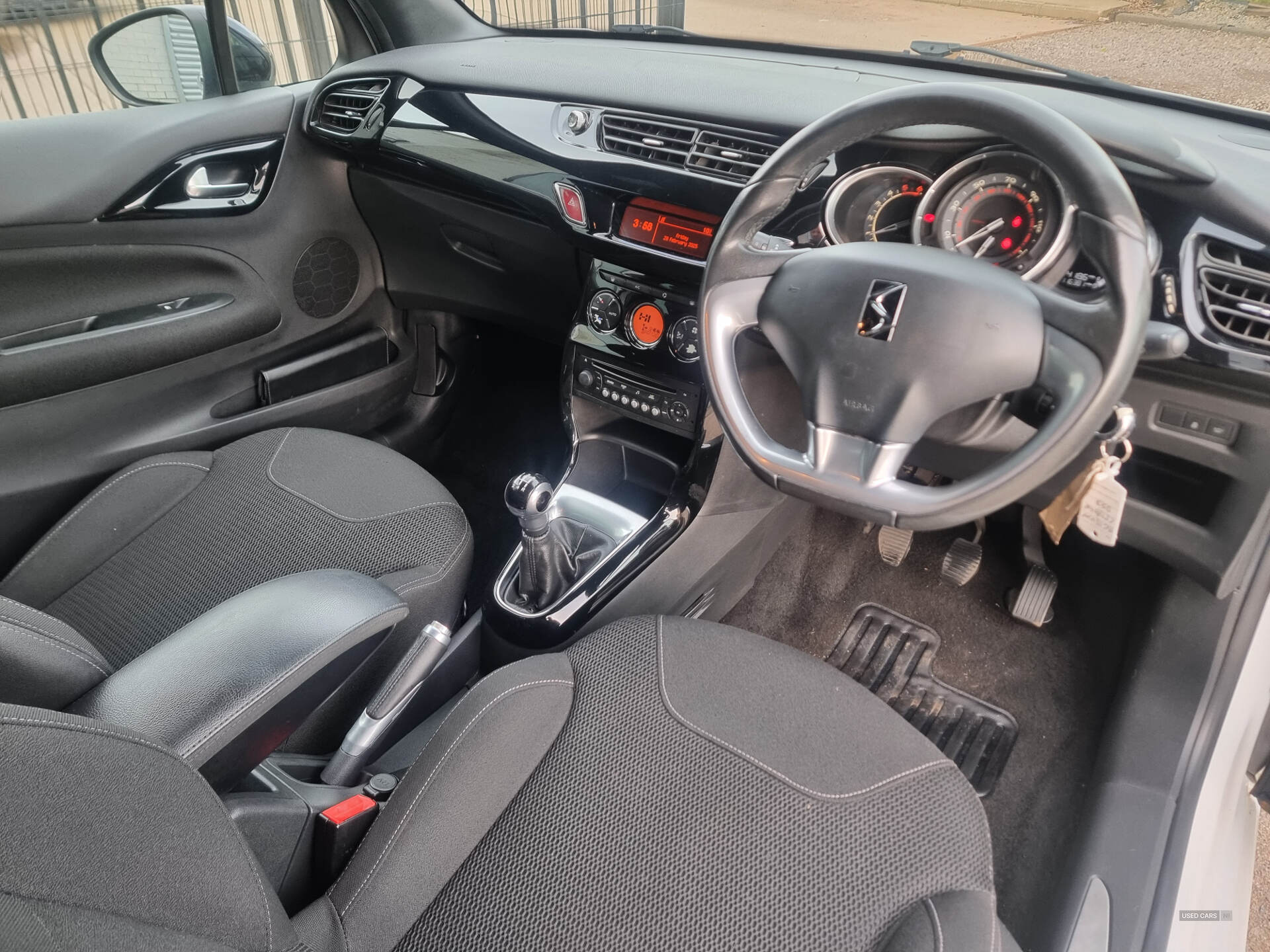 Jul 2015 Citroen DS3 1.6 e-HDi Airdream DStyle Plus 3dr