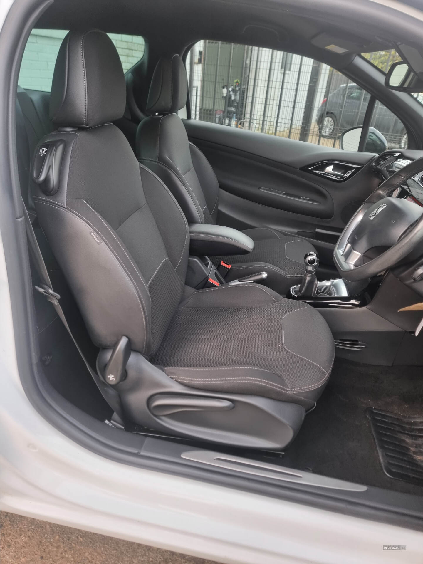 Jul 2015 Citroen DS3 1.6 e-HDi Airdream DStyle Plus 3dr
