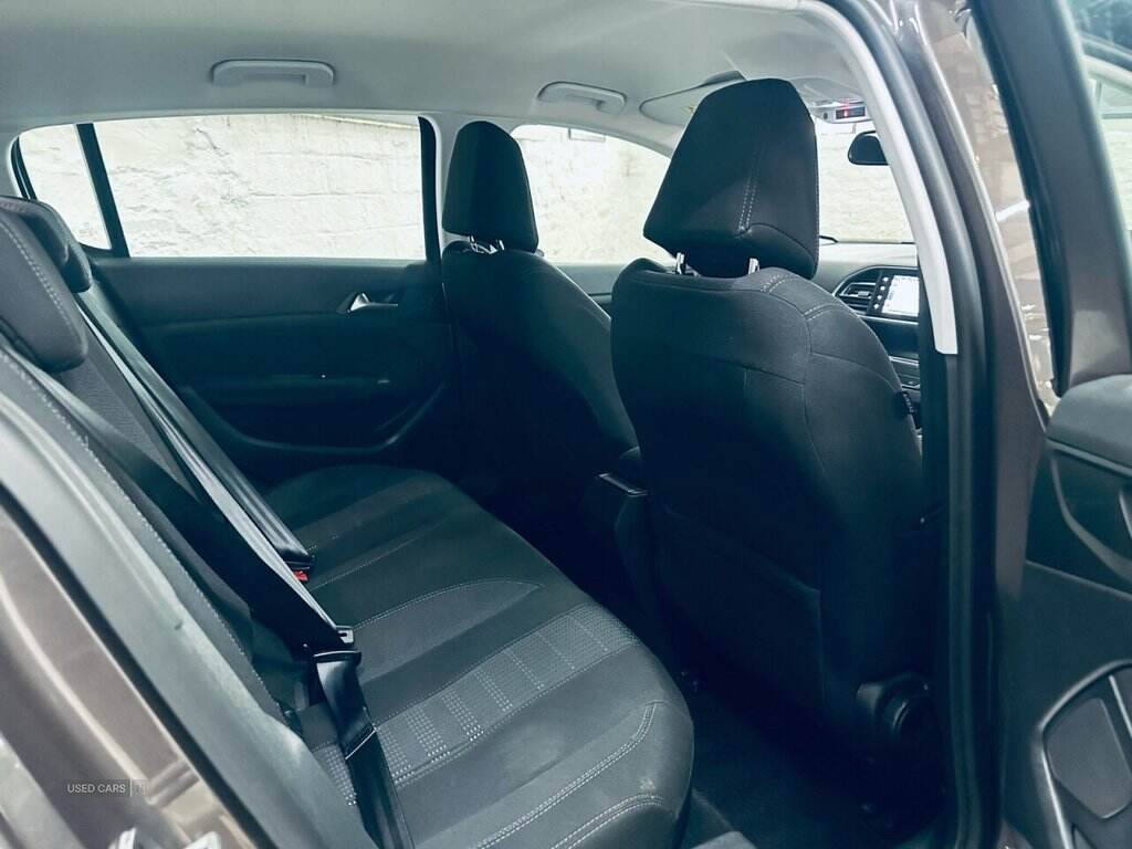 Oct 2015 Peugeot 308 1.6 BlueHDi 120 Allure 5dr