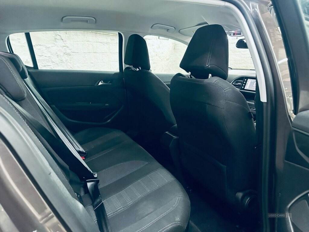 Oct 2015 Peugeot 308 1.6 BlueHDi 120 Allure 5dr