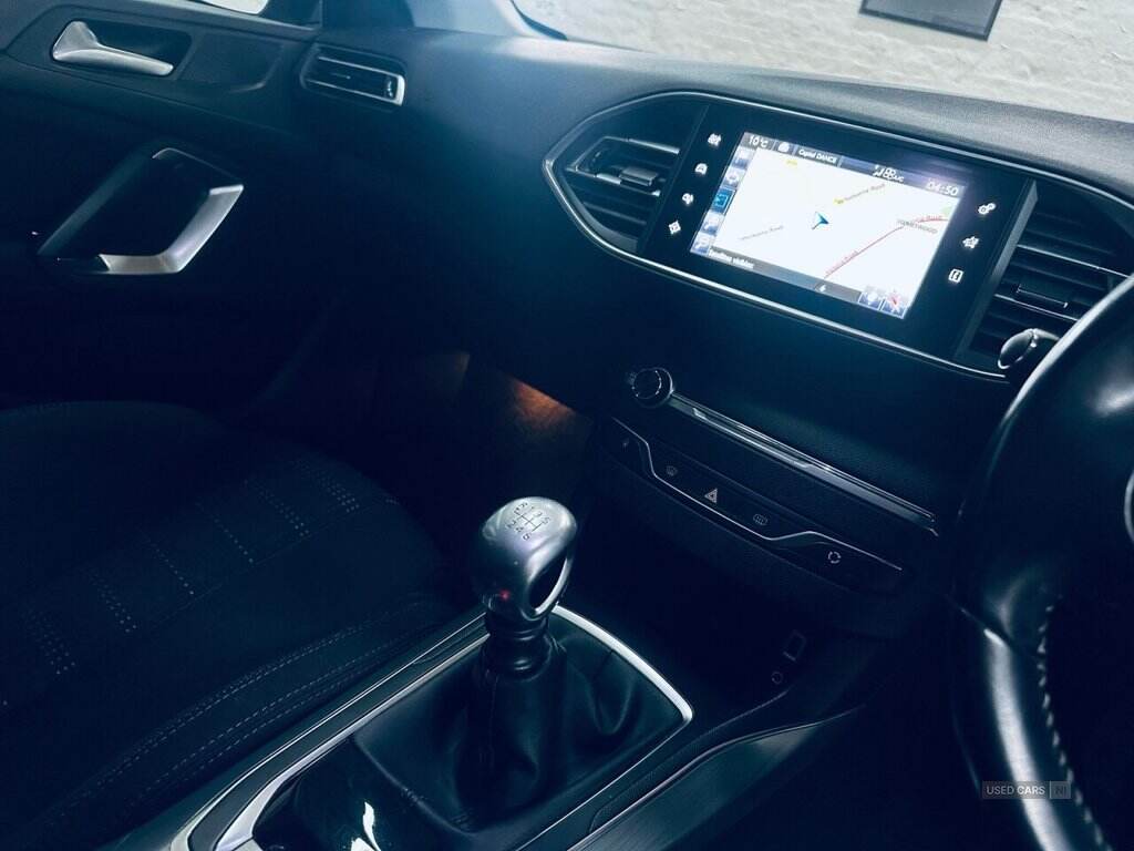 Oct 2015 Peugeot 308 1.6 BlueHDi 120 Allure 5dr
