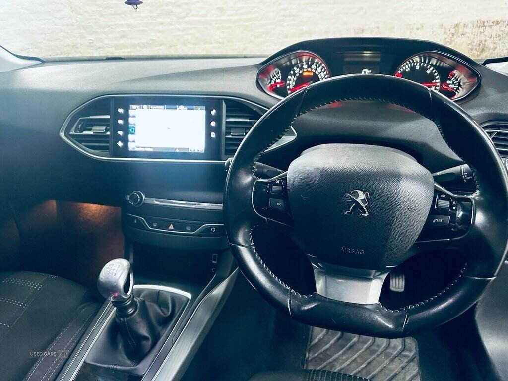 Oct 2015 Peugeot 308 1.6 BlueHDi 120 Allure 5dr