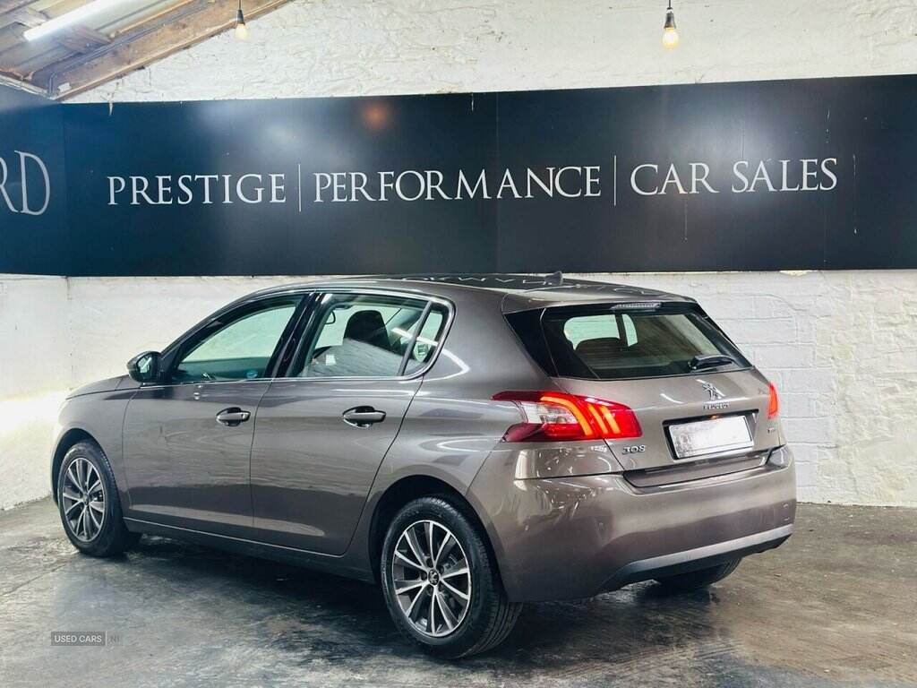 Oct 2015 Peugeot 308 1.6 BlueHDi 120 Allure 5dr