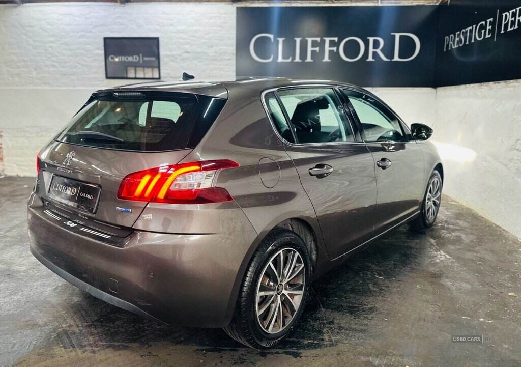 Oct 2015 Peugeot 308 1.6 BlueHDi 120 Allure 5dr