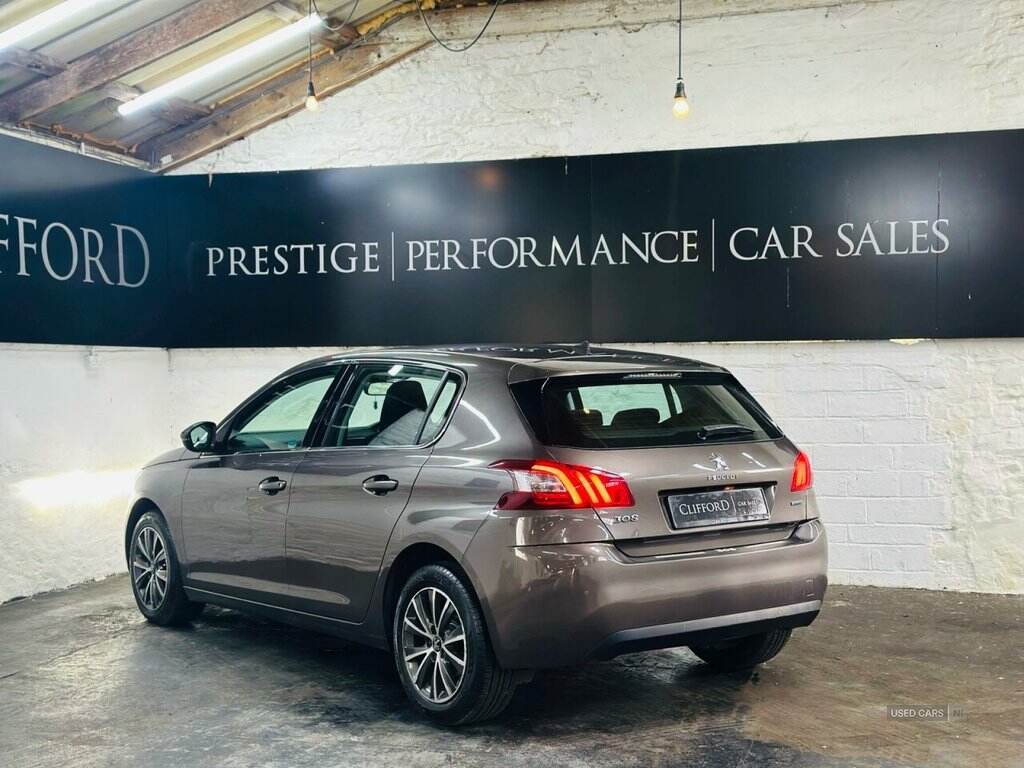 Oct 2015 Peugeot 308 1.6 BlueHDi 120 Allure 5dr