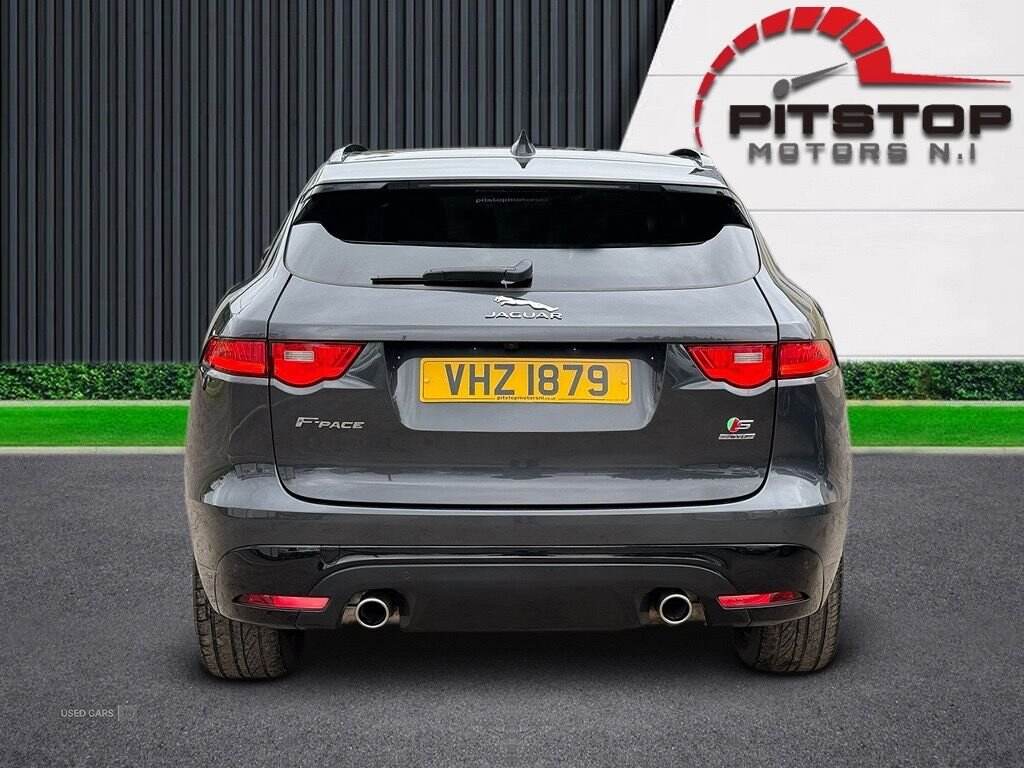 Apr 2017 Jaguar F-Pace 3.0d V6 S 5dr Auto AWD