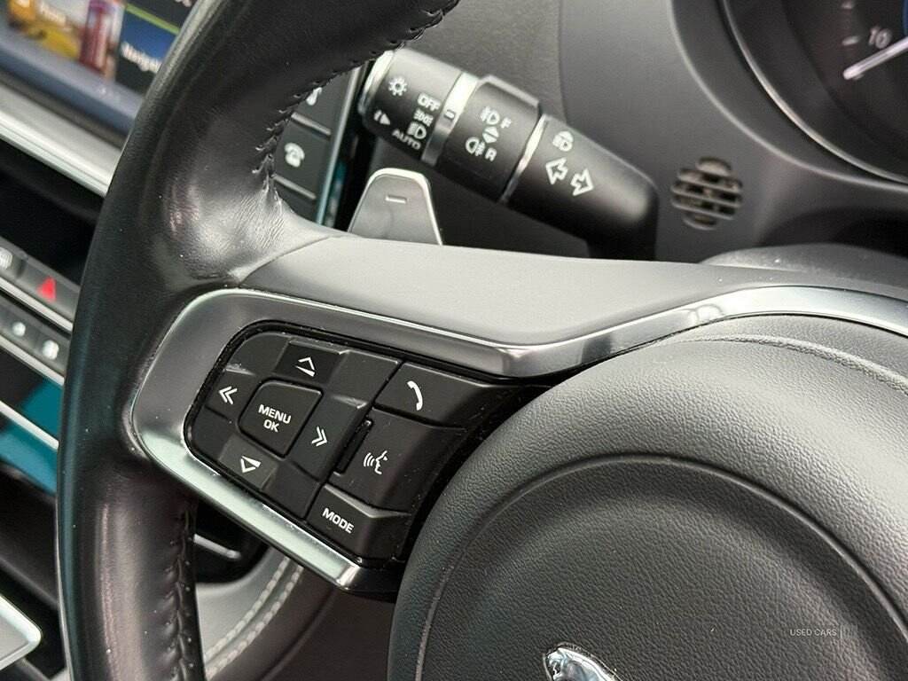 Apr 2017 Jaguar F-Pace 3.0d V6 S 5dr Auto AWD